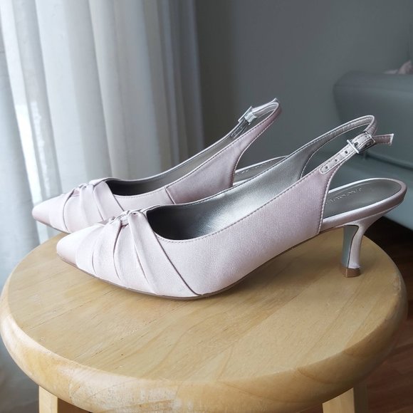 Cream pink Jacques Vert kitten heel - Picture 2 of 10